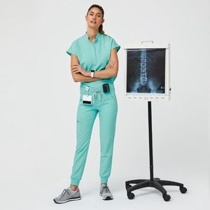 FIGS Rafaela Oversized Scrub Top - Fresh Aqua